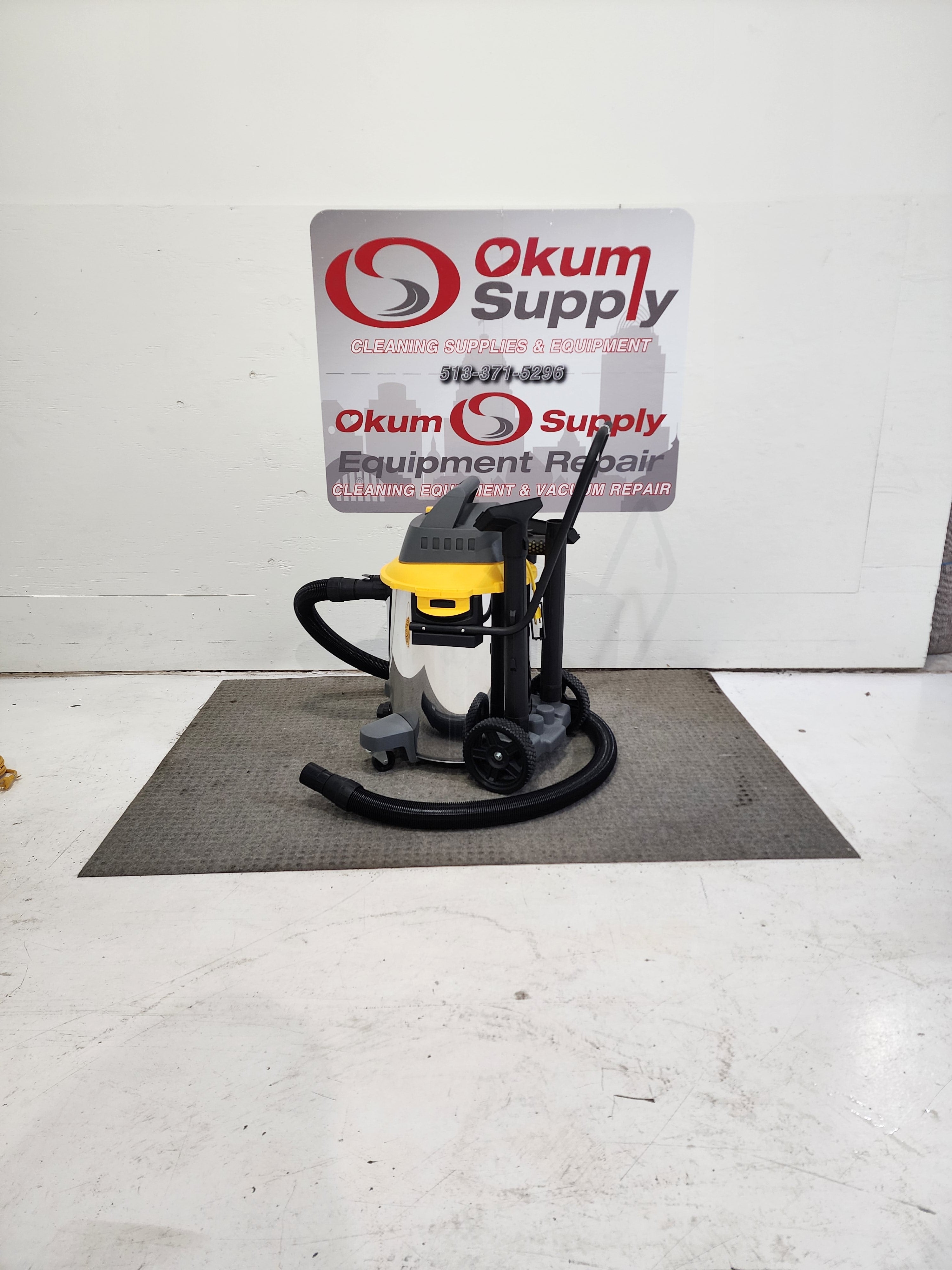 Showroom Demo Model - Contractor Stainless Steel 6.5 Peak HP Wet Dry Blower Shop Vacuum - With Handle - 16 GAL