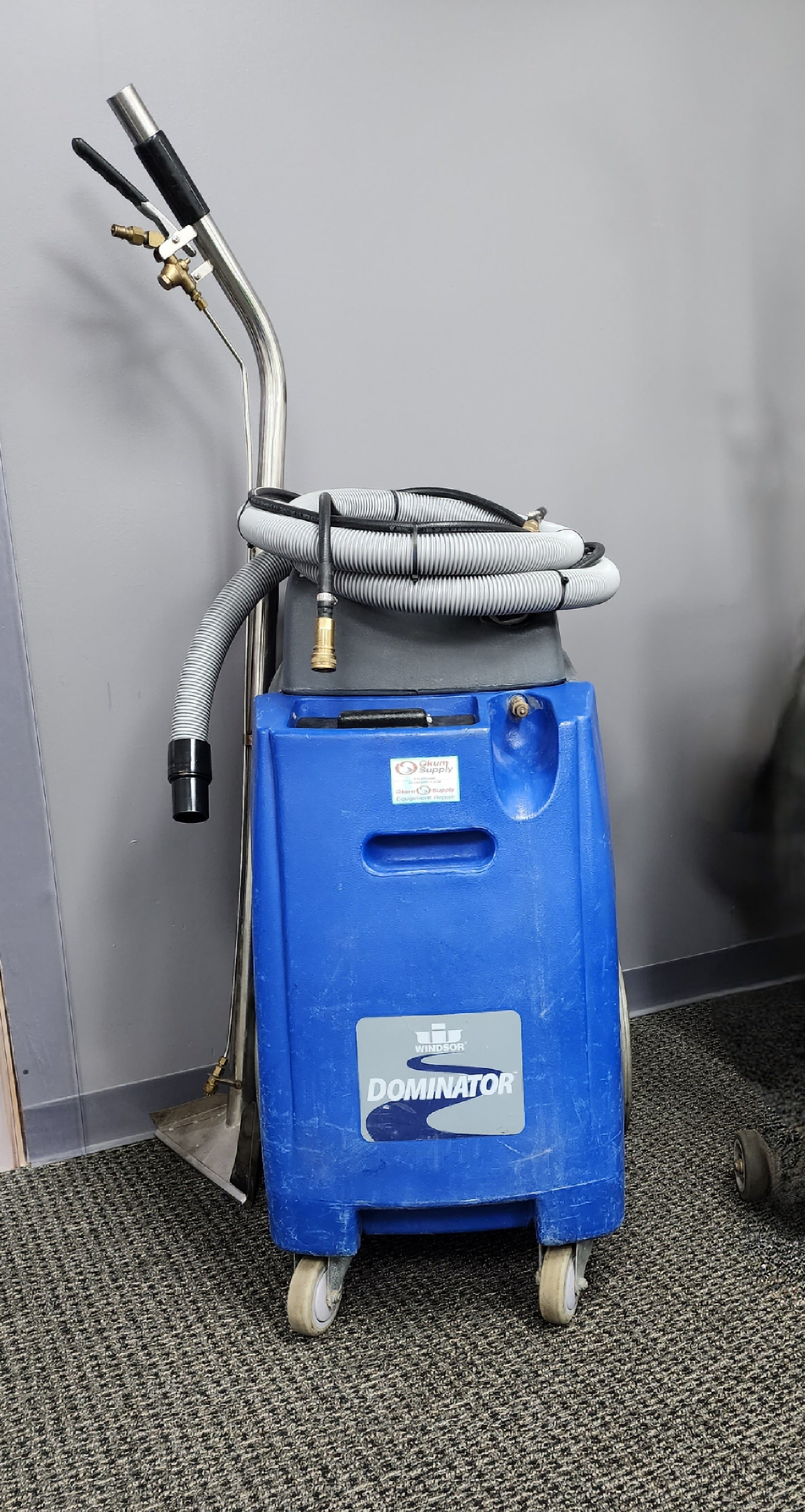 Windsor Dominator Carpet Extractor - Refurbished - 12 Gallon - Carpet Cleaner