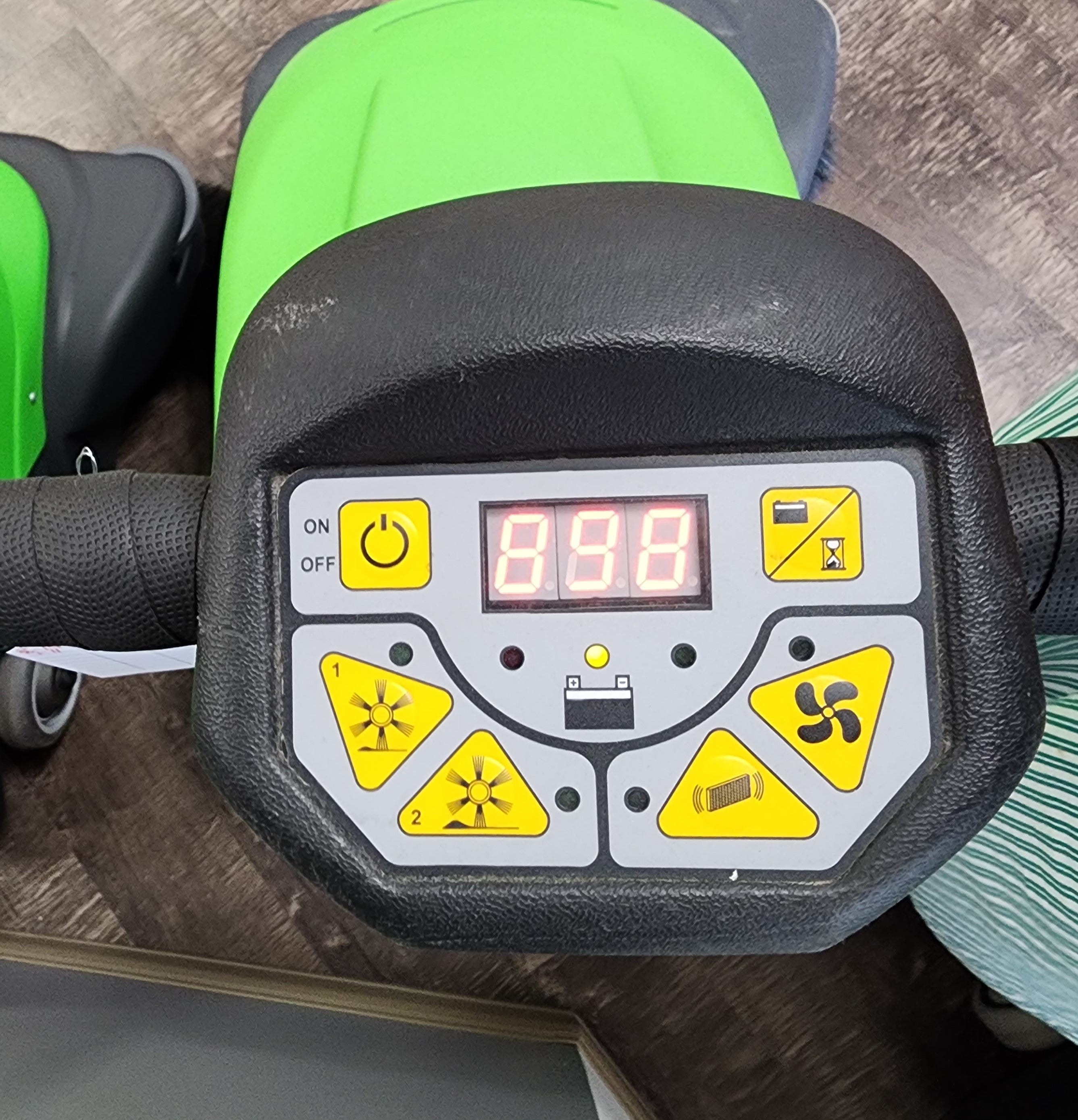 IPC Eagle 464 Large Area Vacuum / Sweeper - Refurbished Floor Machine - Warranty | Financing Available