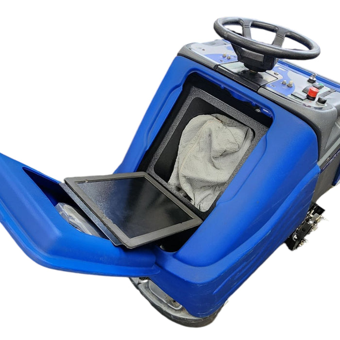 Windsor Chariot 28" Riding Vacuum | Pre-Owned