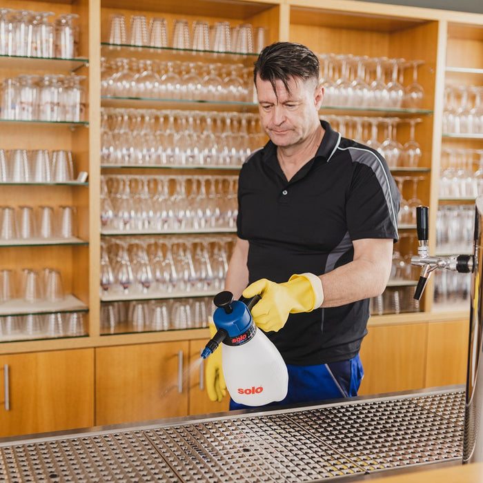 SOLO CLEANLine One-Hand Sprayer 303-A - 1.25 Liter - Acidic (FKM Seals, pH 1-7)