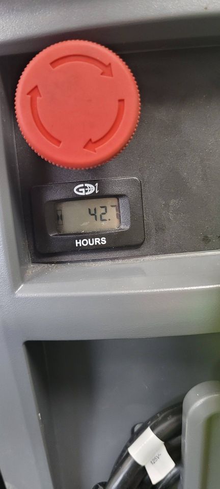 Automatic Floor Scrubber - 20" Tennant T300 - Excellent Condition - Refurbished - Low Hours