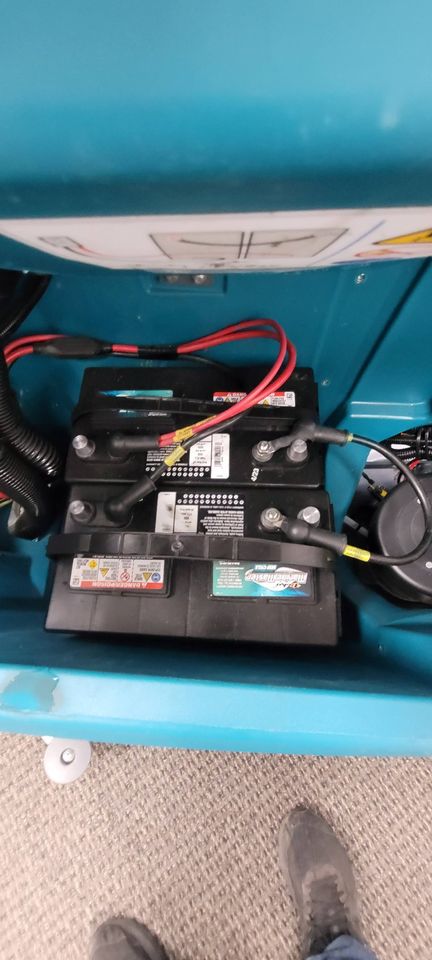 Automatic Floor Scrubber - 20" Tennant T300 - Excellent Condition - Refurbished - Low Hours