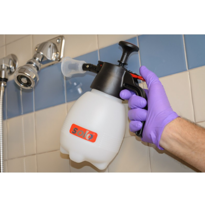 SOLO 2 Liter One-Hand Sprayer with Multi-Directional Nozzle - 418-2L