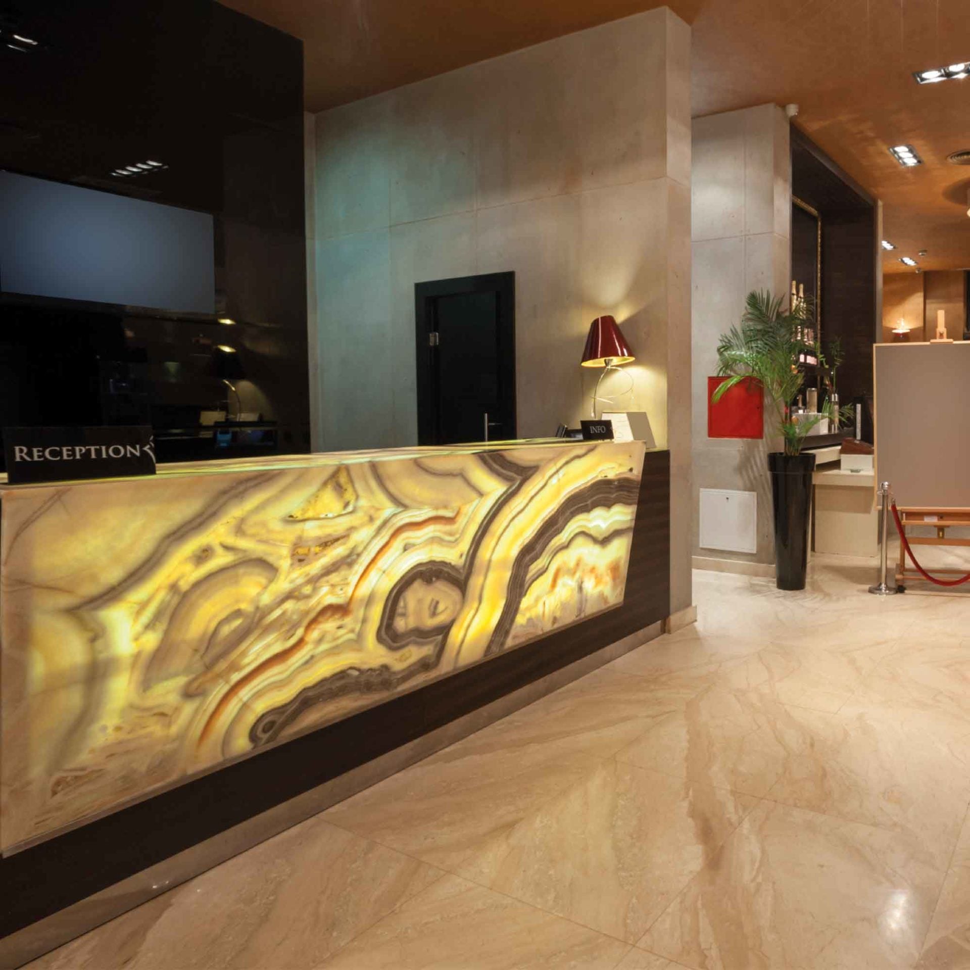 SensaMist Scent Diffuser - Wall Powered S100