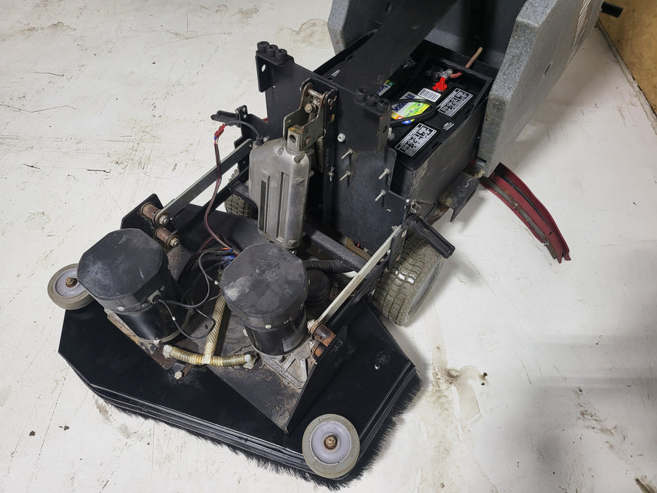 TOMCAT - MINIMAG 28-D - LOW HOURS - FULLY RECONDITIONED - AUTOMATIC SCRUBBER - FLOOR MACHINE - 30 DAY PARTS WARRANTY