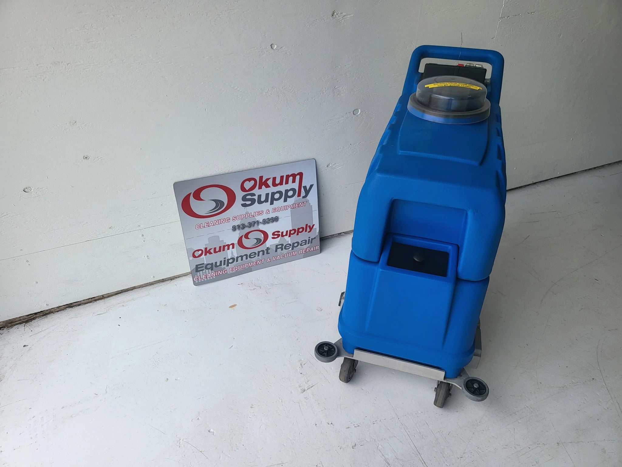 Walk Behind Carpet Extractor - AV12QX Avenger - 12 GAL - 20" - Used / Refurbished