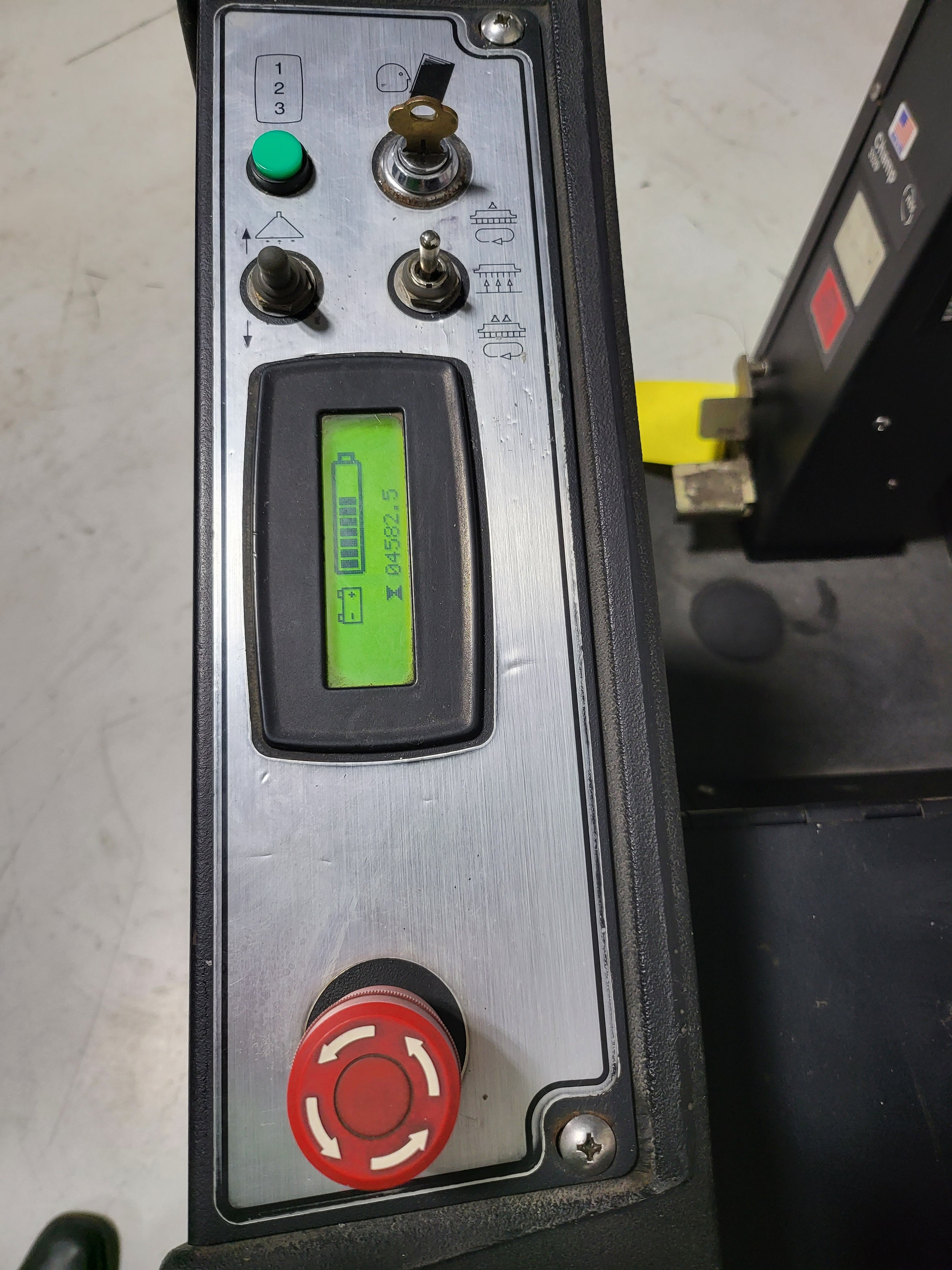 NSS 3329 - Ride On Automatic Floor Scrubber - 33" Cleaning Path - Refurbished - Floor Machine - Great Condition