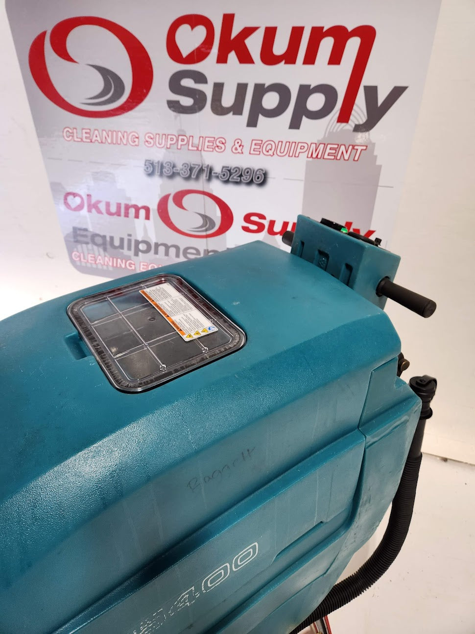 TENNANT 5400 - REFURBISHED - AUTOMATIC FLOOR SCRUBBER - LOW HOURS - FLOOR MACHINE - WARRANTY