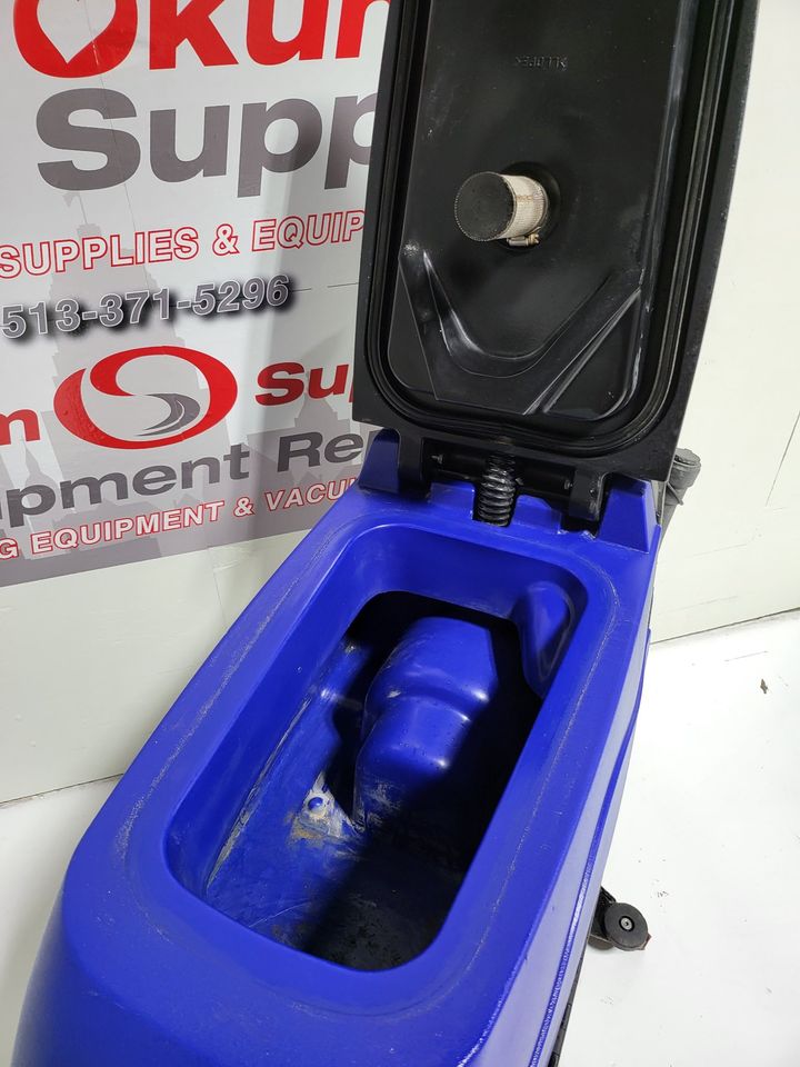 PACIFIC S20 - ORBITAL 20" - TRACTION DRIVE -EXCELLENT CONDITION - FLOOR SCRUBBER - EXTREMLY LOW HOURS