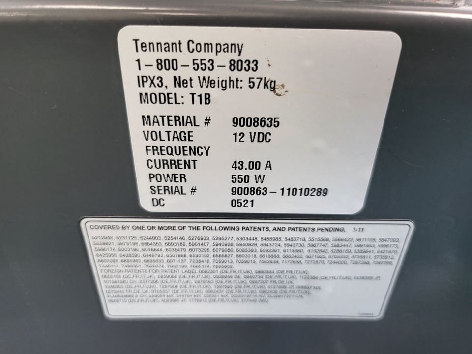 TENNANT T1B - EXCELLENT CONDITION - FLOOR SCRUBBER - EXTREMLY LOW HOURS FLOOR MACHINE - WARRANTY