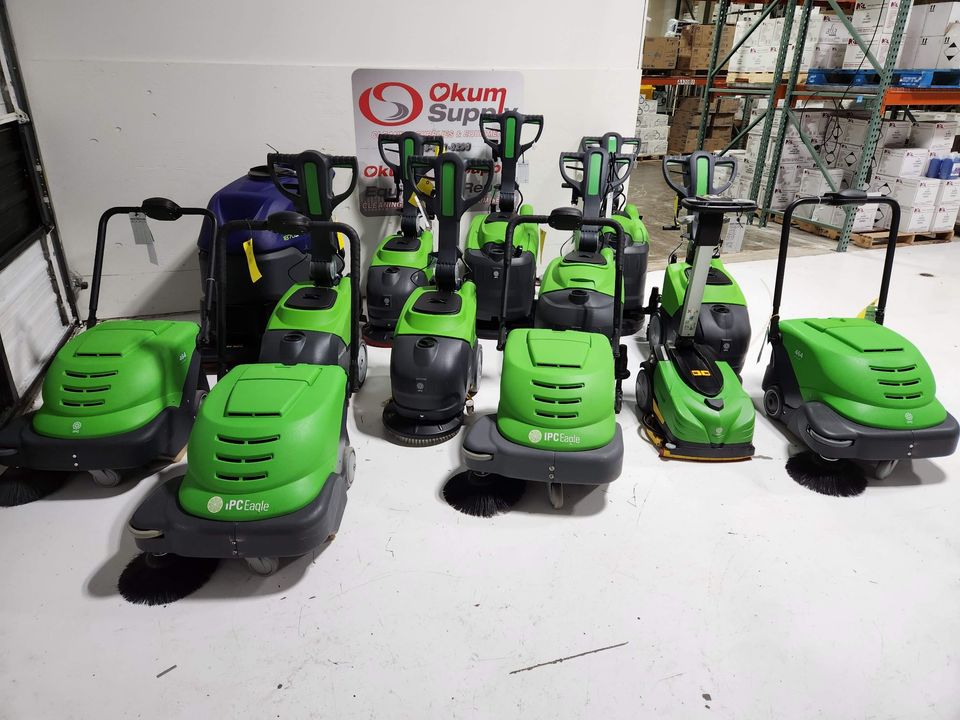 IPC EAGLE - CT5 - SHOWROOM DEMO - MINI FLOOR SCRUBBER - EXTREMLY LOW HOURS -FLOOR MACHINE -WARRANTY